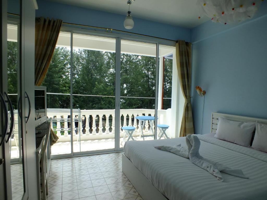 Cha-Am Seaside Hotel Стая снимка