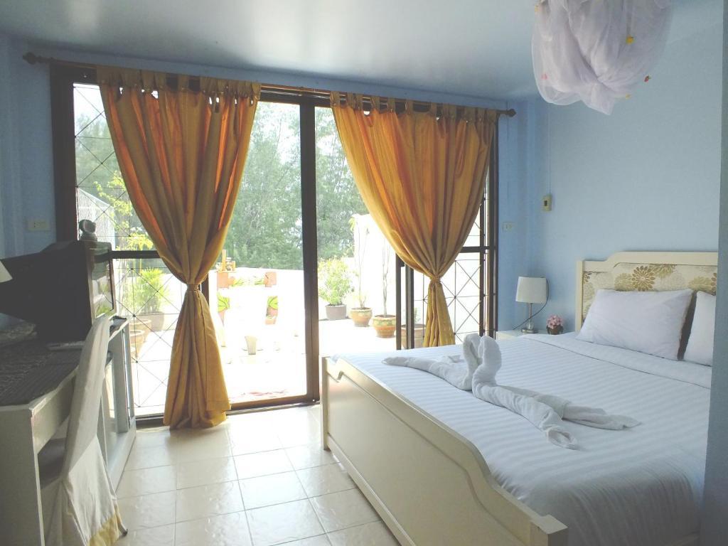 Cha-Am Seaside Hotel Стая снимка
